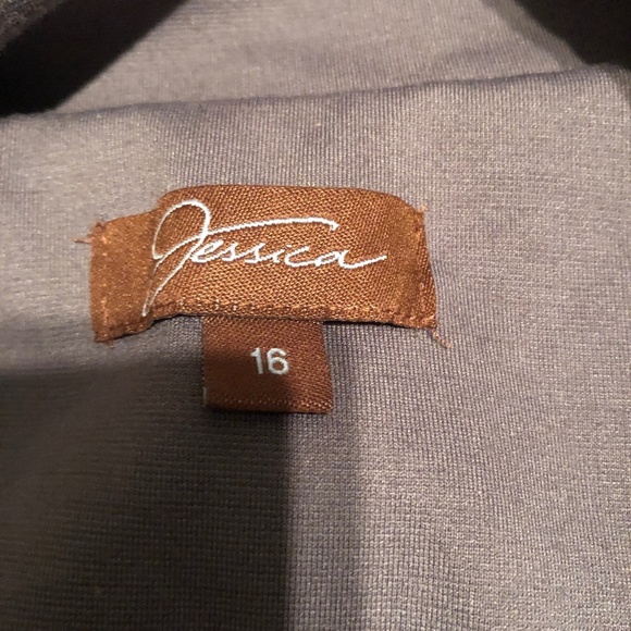 Jessica size 16 polyester shortie blazer like jacket, grey. Never worn - Picture 4 of 6